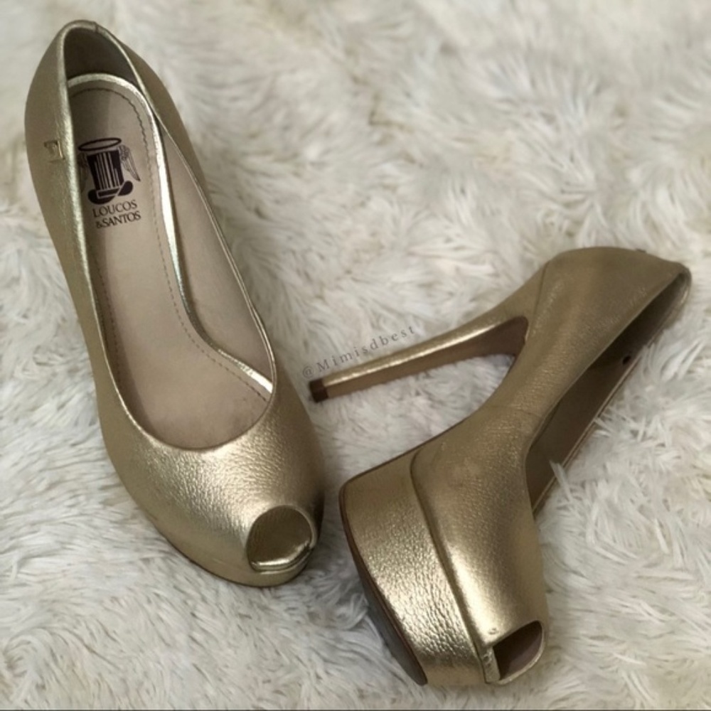 Loucos & Santos gold, peep toe heels sz 6